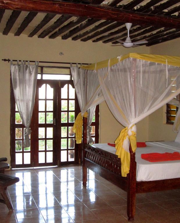 Queen Of Sheba Beach Lodge Pongwe Room photo